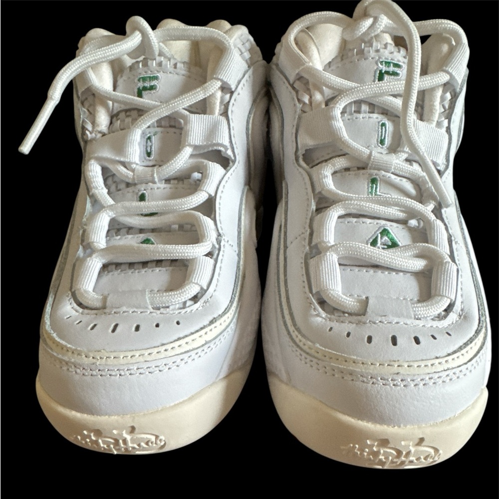 Kids White and Green Sneakers size‎ 5